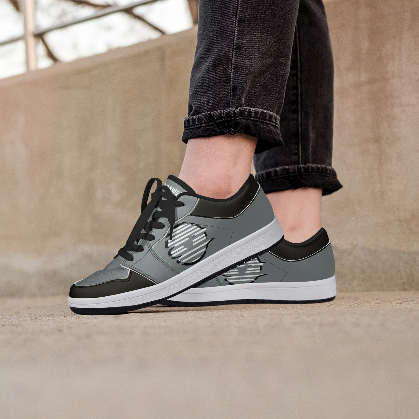 Low-Top Leather Gray Sneakers