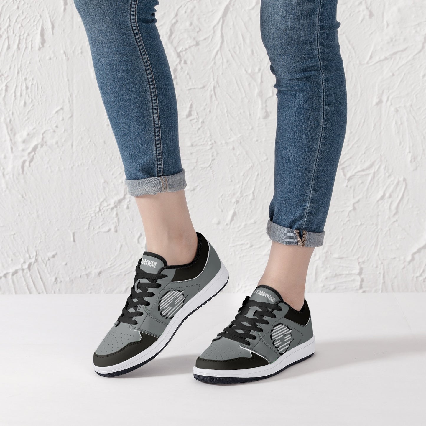 Low-Top Leather Gray Sneakers