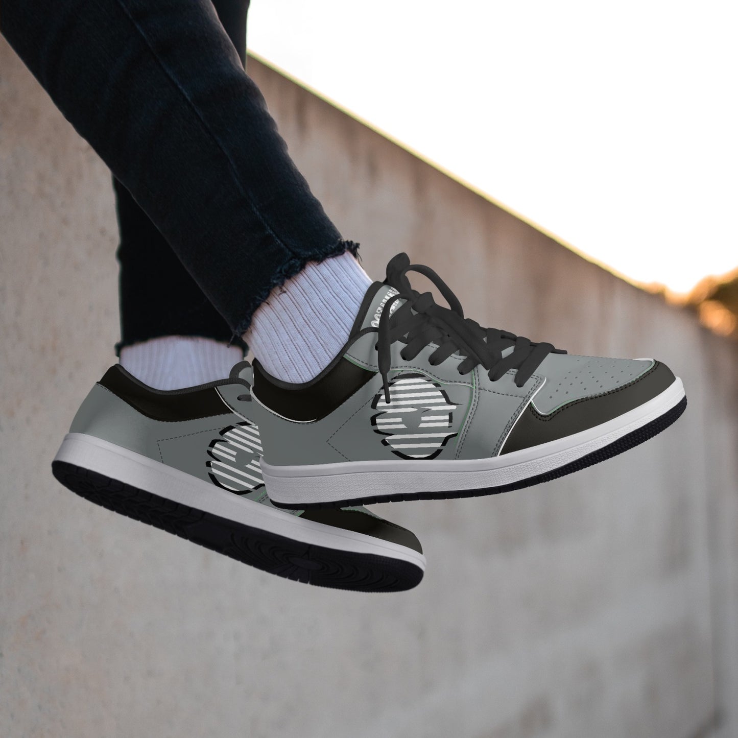 Low-Top Leather Gray Sneakers