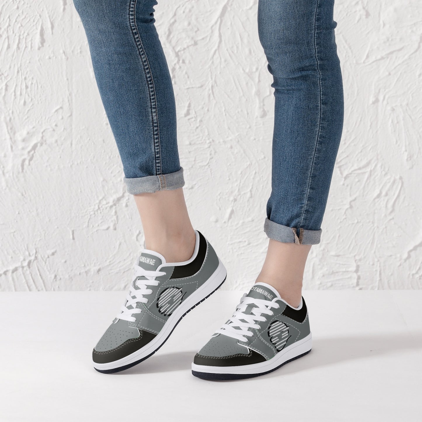 Low-Top Leather Gray Sneakers